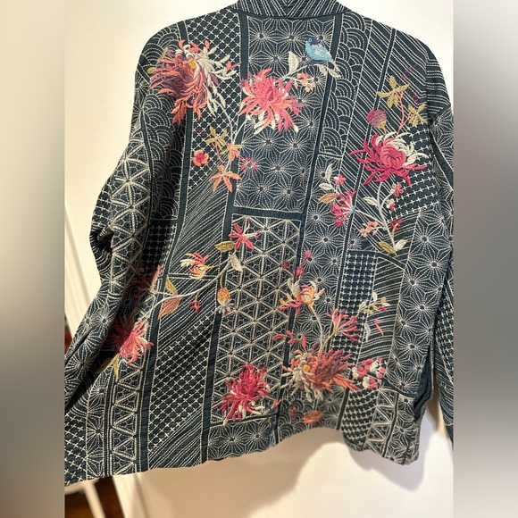 Johnny was Beautiful short embroidered kimono - Picture 13 of 13